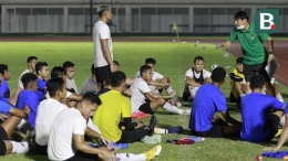 Shin Tae-yong saat melatih Timnas Indonesia, sumber gambar ; bola.com