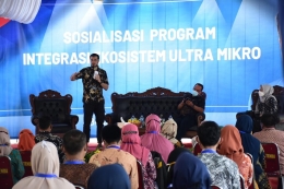 Anggota DPR RI Primus Yustisio pada acara sosialisasi sinergi ekosistem ultra mikro di Cibungbulang Bogor (foto : Suar.doc)
