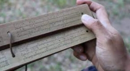 Ilustrasi naskah kuno berbentuk lontar (Foto: balifantastic.com)