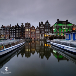 Damrak Amsterdam - Belanda. Sumber: koleksi pribadi