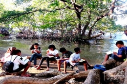 Ilustrasi model pembelajaran literasi membaca dan menulis di perbatasan RI-Timor Leste. Cendananews.com