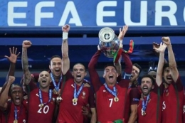 Timnas Portugal Ketika Menjuarai Euro 2016 - Sumber : bola.kompas.com