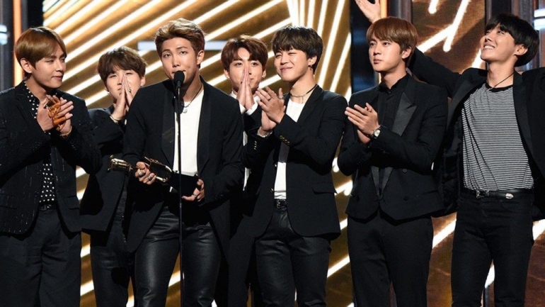 BTS meraih penghargaan Top Social Artist di Billboard Music Award 2017 / kenyabtsarmy.com