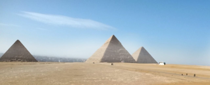 Ilustrasi piramida-piramida kecil di dekat Piramida Agung Giza. Dokpri