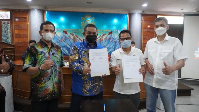 Penandatanganan kerjasama OK OCE bersama Kadin Jawa Barat, Juni 2021.