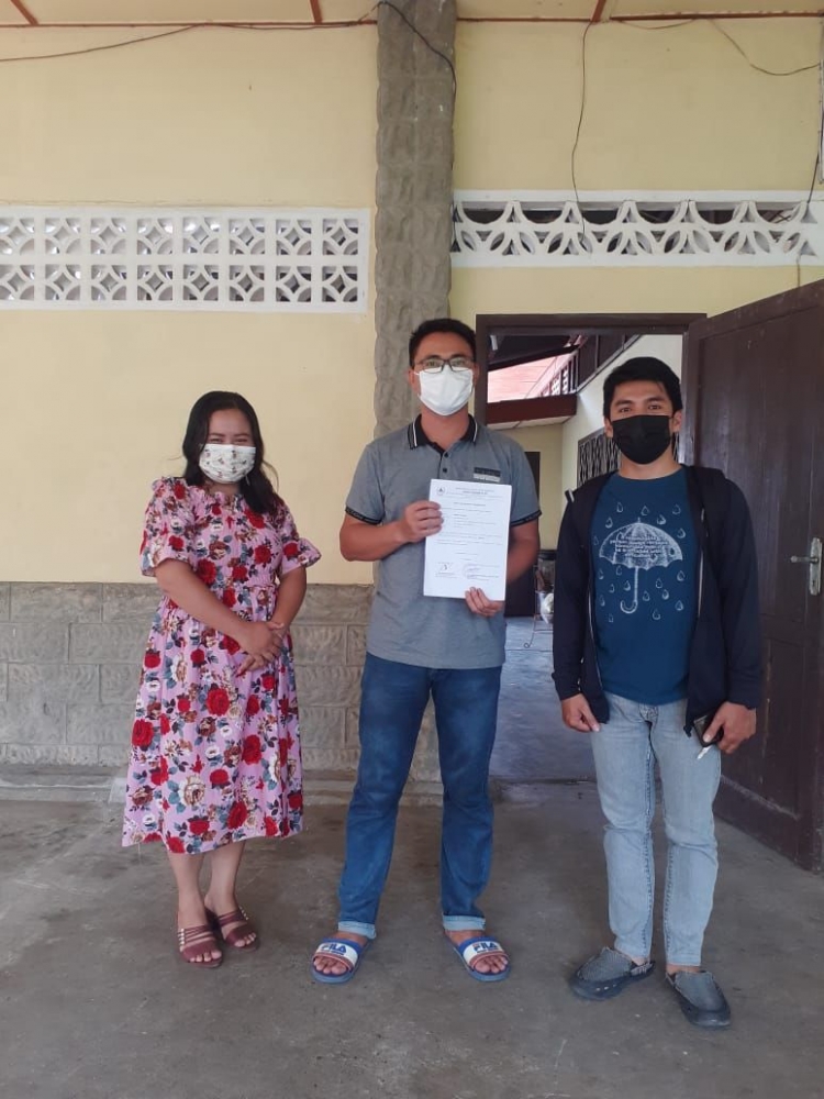 Penyerahan sertifikat dari dinas kesehatan kota Gunungsitoli-Dokumentasi pribadi