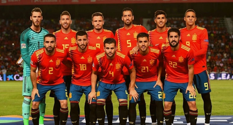 Skuad Spanyol berjuluk La Roja. Sumber: www.chaseyoursport.com