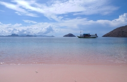 Pink Beach, Labuan Bajo (Dokumentasi pribadi)