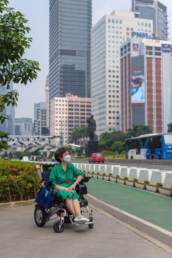 Dokumentasi pribadi / Ketika aku berada di tengah2 protokol Sudirman, aku merasa "tersesat" di sebuah kota metropolitan antah berantah, entah dimana, karena tidak ada identitas sama sekali .....