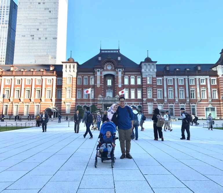 Mengunjungi Stasiun Tokyo. Sumber: dokumentasi pribadi.