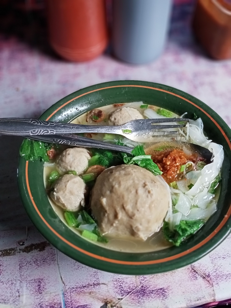 Ilustrasi Dine In di restoran semangkuk bakso (dokumen pribadi)