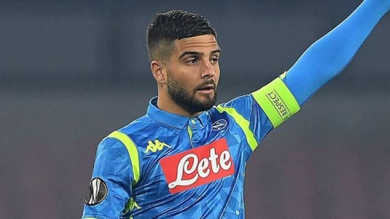 Lorenzo Insigne dengan ban kapten di lengan kirinya. | foto: Getty Images/GOAL