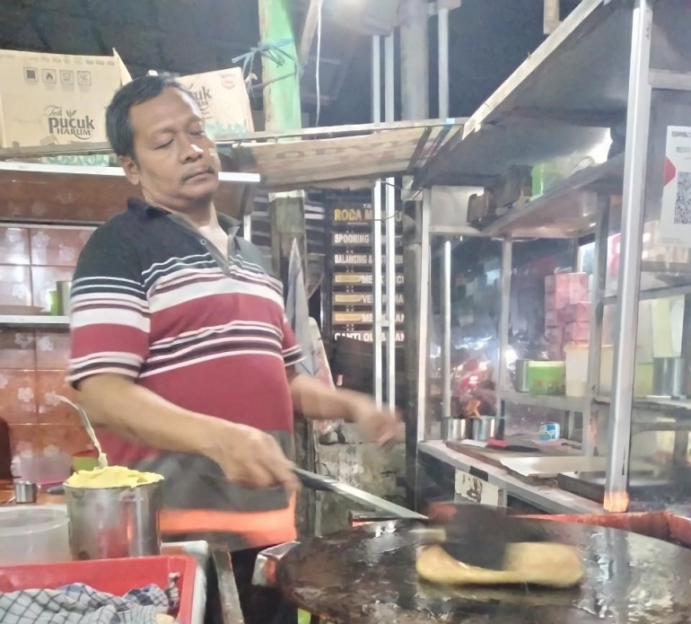 Proses penggorengan martabak Mesir / dokpri