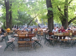 Sebuah beer garden di Munich-Jerman. Sumber: www.pxhere.com