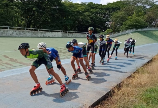 Olahraga sesuai bakat dan minat serta latihan yang tepat dan proposional. Dokumentasi pribadi