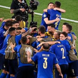 Perayaan timnas Italia karena berhasil lolos ke babak 16 besar Euro 2020 setelah mengalahkan timnas Swiss 3-0 | www.instagram.com/euro2020