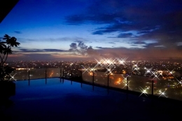 Kota Palembang di Malam Hari. Sumber: dokumentasi pribadi