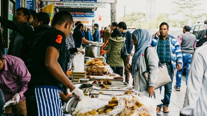 berbagai masakan halal dari berbagai negara disajikan