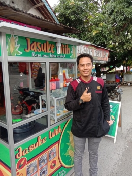 M. Amirul Ramli Seorang mahasiswa sekaligus owner dari usaha kuliner Jasuke Wiih / dokpri