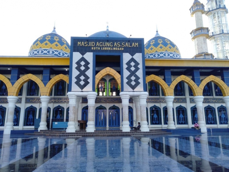 Suasana Masjid Agung As-Salam Lubuk Linggau (01/06)/dokpri