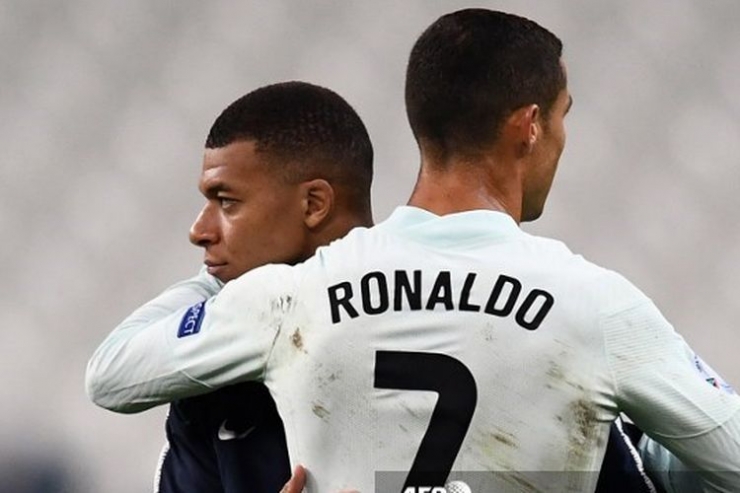 Kylian Mbappe (Prancis) dan Cristiano Ronaldo (Portugal). Keduanya akan bertemu di partai hidup mati di laga terakhir grup F. Sumber foto: AFP/Frank Fife via Kompas.com