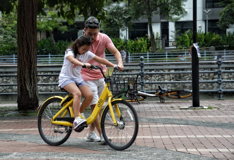 Hari ini, Filipina merayakan hari ayah. Perayaan yang kerap dimaknai dengan pelbagai momen. Sumber foto: Lgh_9 via Pexels.com