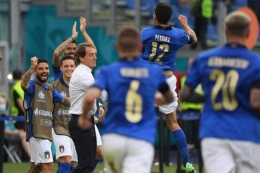 gol pembuka Matteo Pessina dalam pertandingan Grup A Euro 2020 Italia vs Wales di Stadion Olimpico, Minggu (20/6/2021) malam WIB. (AFP/ALBERTO LINGRIA