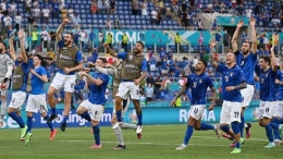 Italia merayakan keberhasilan mereka melaju ke babak 16 besar Piala Eropa. Sumber foto: Getty Images via Goal.com