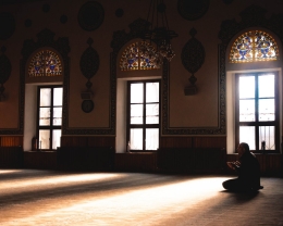 Pengertian dan Penjelasan Teologis dan Filosofis dalam Studi Islam. | pexels