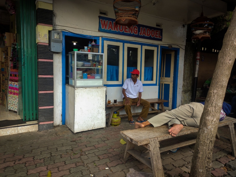 Tampilan depan waroeng jadoel : dokpri