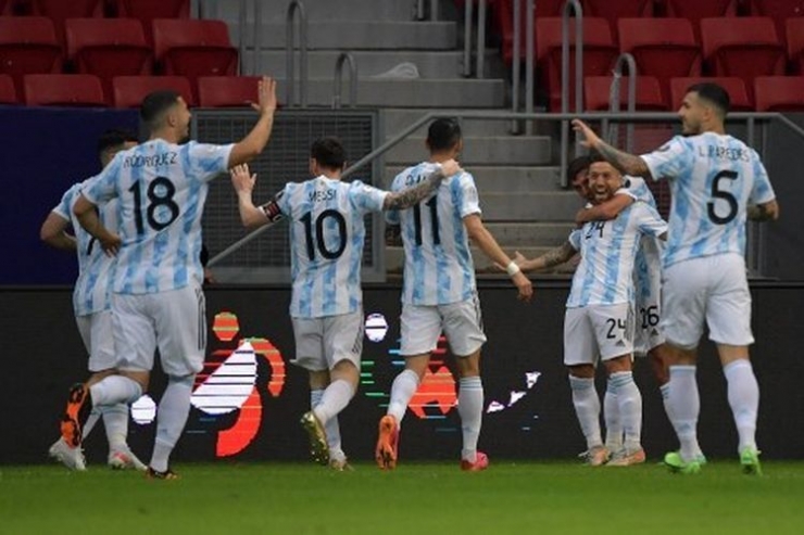 Selebrasi gol pemain Timnas Argentina saat menghadapi Paraguay (Kompas.com)