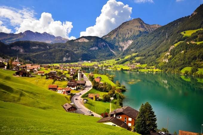 Keindahan Switzerland Bagaikan di Negeri Dongeng. Credit : flipboard.com