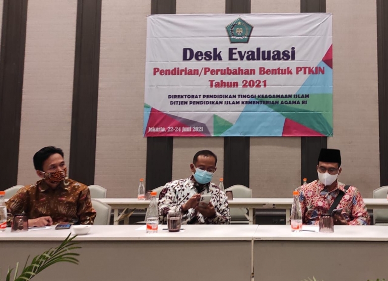 desk-evaluasi-1-60d1d9fd37f4b97c917e8fa2.jpeg