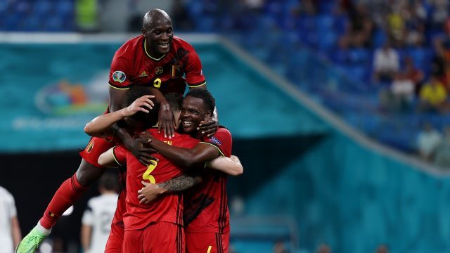 Pemain Belgia merayakan gol ke gawang Finlandia. (via espn.in)