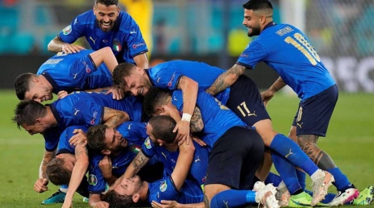 Italia di Euro 2020 berubah banyak sejak gagal lolos ke Piala Dunia 1998. (Sumber: Report Wire Online)