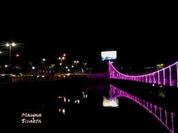 Sebuah ilustrasi, kawasan pipa air Wonokromo depan TIJ pada malam hari sebelum dilakukan pembangunan Jembatan Sawunggaling Surabaya (Dokumentasi Mawan Sidarta) 