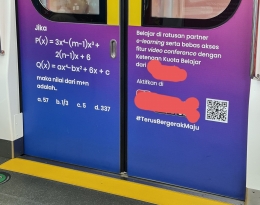 Iklan belajar daring matematika dengan soal yang 'ngawur & tidak mencerdaskan' yang dipasang satu BUMN telekomunikasi di pintu MRT Jakarta (dokpri)
