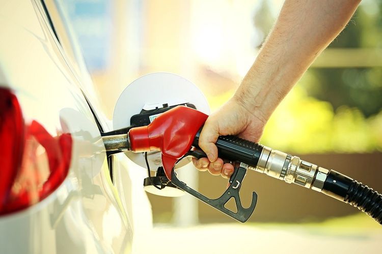 Ilustrasi menghemat bahan bakar dengan cara ini | Foto diambil dari Shutterstock via Kompas