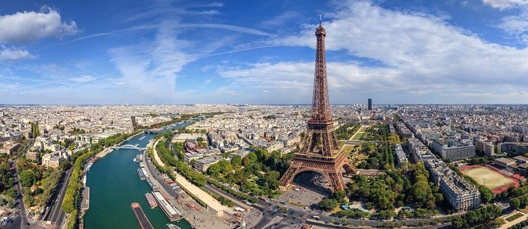 Menara Eiffel dan Pemandangan Kota Paris (sumber: detik.com)