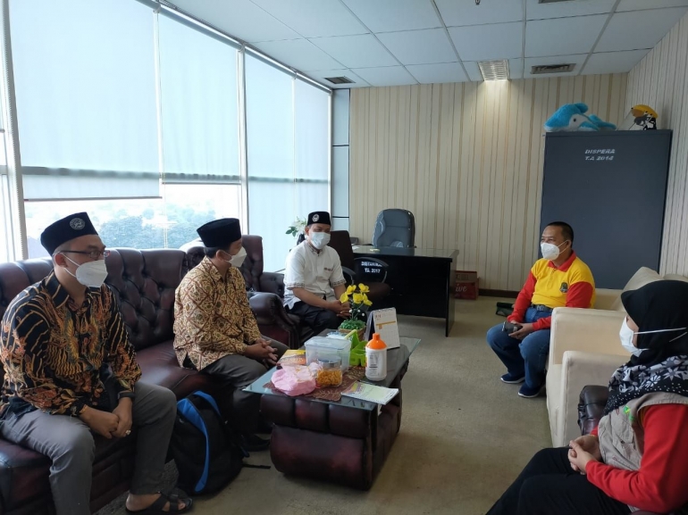 Pengurus DPD Juleha Kota Bekasi saat berbincang dengan Dinas Ketahanan Pangan, Peternakan, dan Perikanan Kota Bekasi (Dokpri)