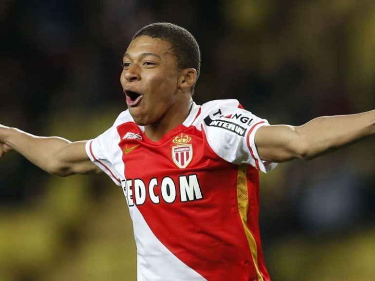 Kylian Mbappe saat masih bergabung dengan klub AS Monaco - sumber: goal.com