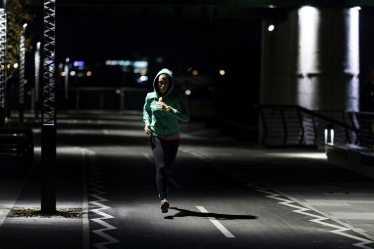 Ilustrasi olahraga di malam hari. Sumber: Kompas.com