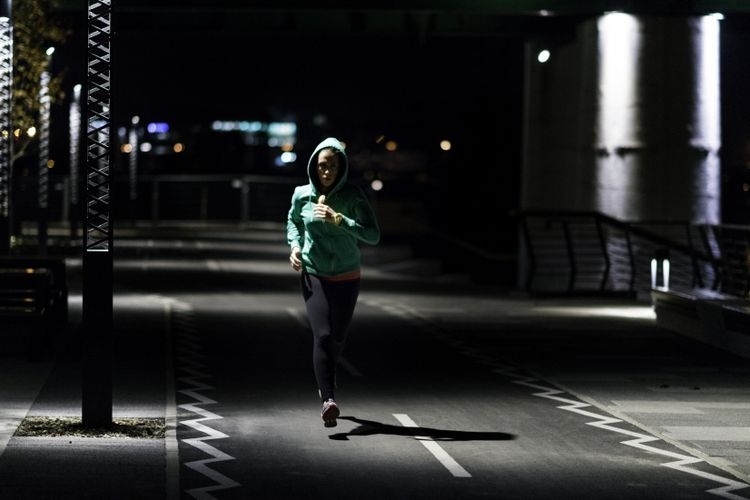 Ilustrasi olahraga di malam hari. Sumber: Kompas.com