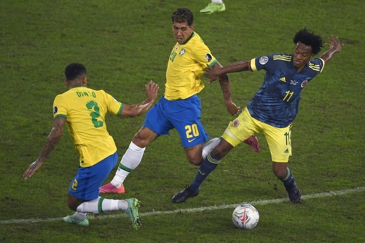 Duel sengit Brasil vs Kolombia (24/6) di fase grup Copa America 2021. Sumber: AFP/MAURO PIMENTEL/via Kompas.com