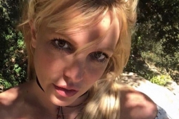 Upaya melindungi Britney Spears lewat konservatori menimbulkan pro kontra yang masuk ke dalam proses pengadilan (kompas.com)