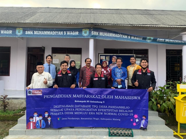 Mahasiswa PMM UMM Kelompok 85 Bersama Kepala Sekolah & Pengajar SMK Muhammadiyah 9 Wagir (Dokpri)