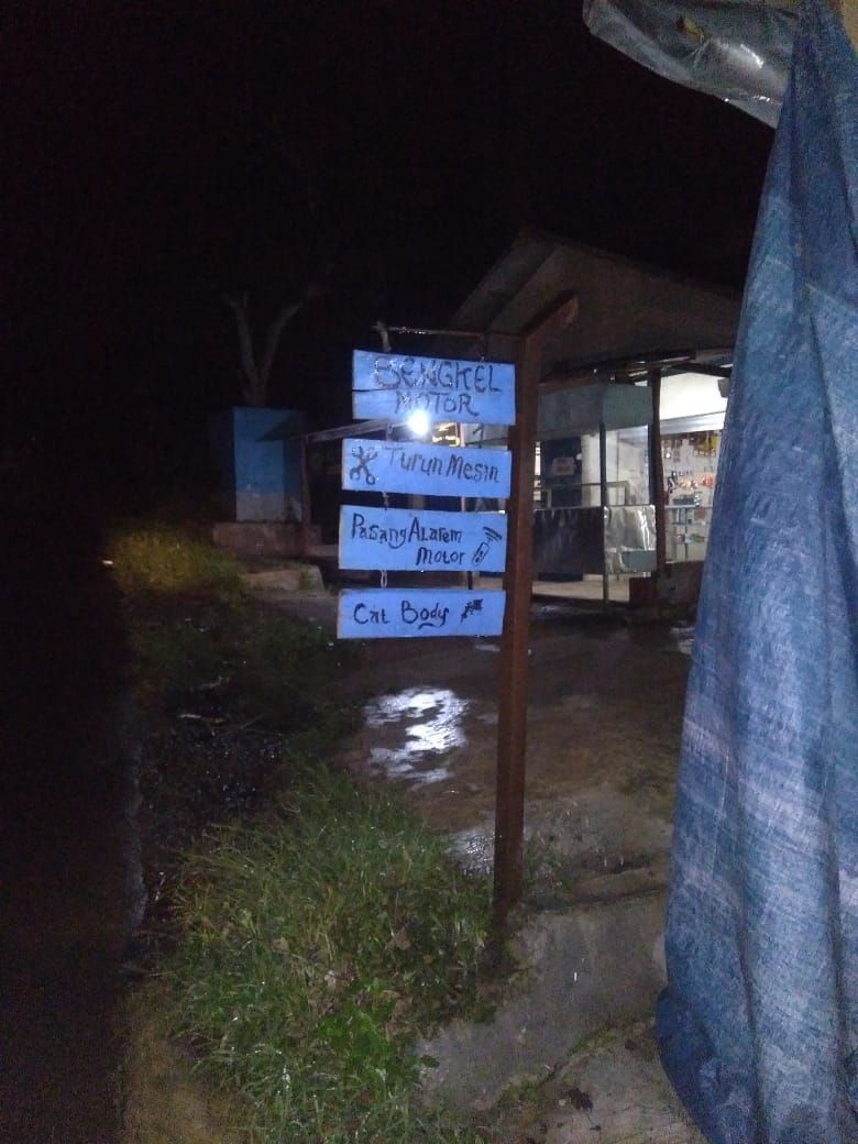 Plang bengkel Taruna Auto Motor. (Dok.pri)