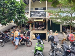 Gerbang utama Pasar Tradisional Gamping / dokpri