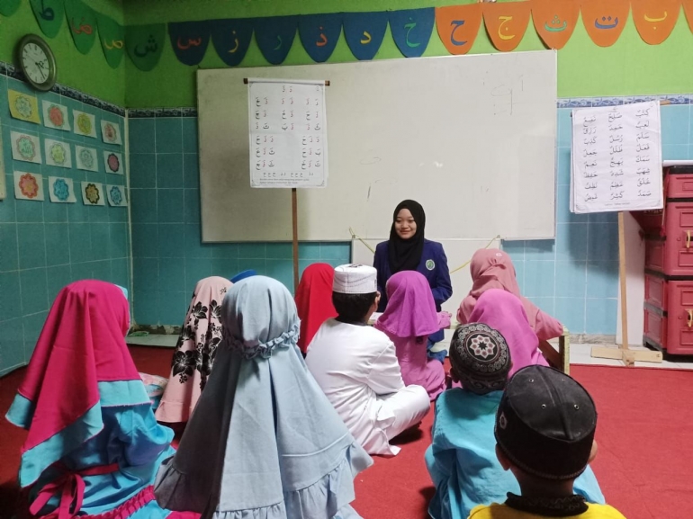 Kegiatan Mengajar di TPQ Al- Hikmah-dokpri