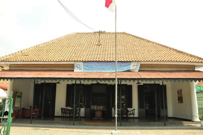Museum Soempah Pemoeda (sumber: deepavalif.blogspot.com)